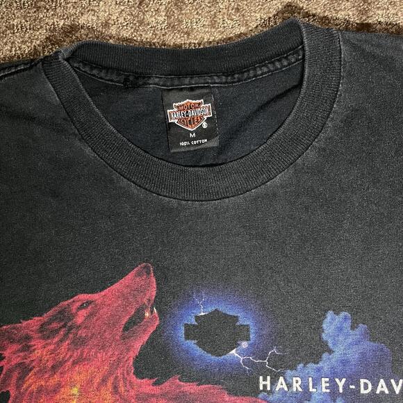 🔥 Vintage Harley-Davidson Twin Wolves Flame Tee – Size M - Picture 4 of 8